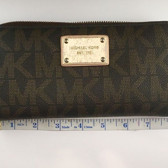 Michael Kors Brown Monogram Jet Set Zip Wallet - Picture 2 of 8